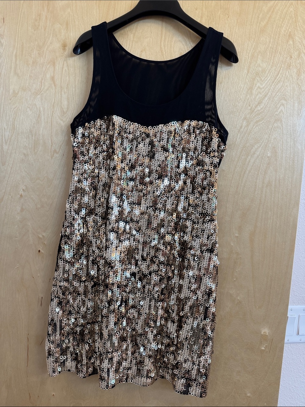 Vintage Express Sleeveless Sequin Party Dress - Black and Gold